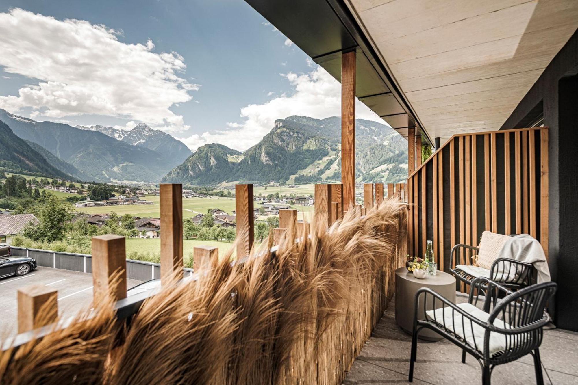 Coolnest Hotel