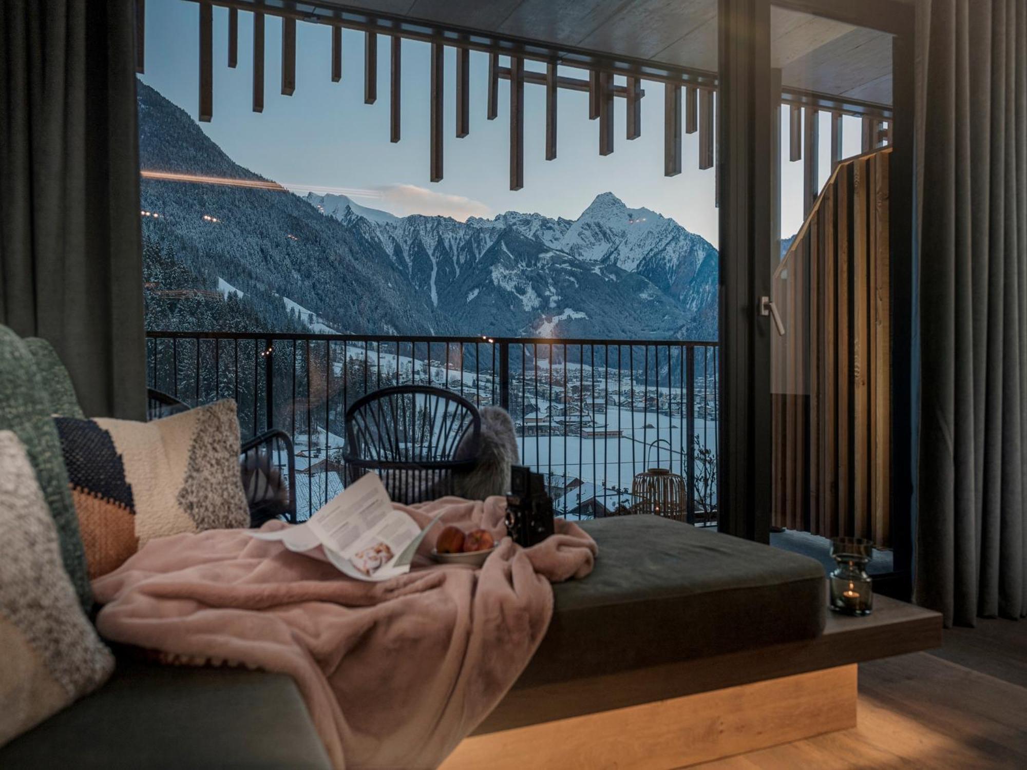 Coolnest Hotel